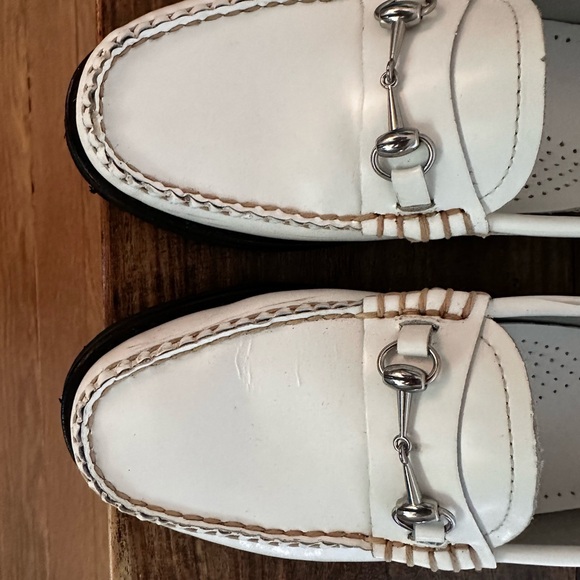 GH Bass Weejuns sz 8 White Liliana lug sole loafer with silver horsebit detail. - Picture 8 of 9